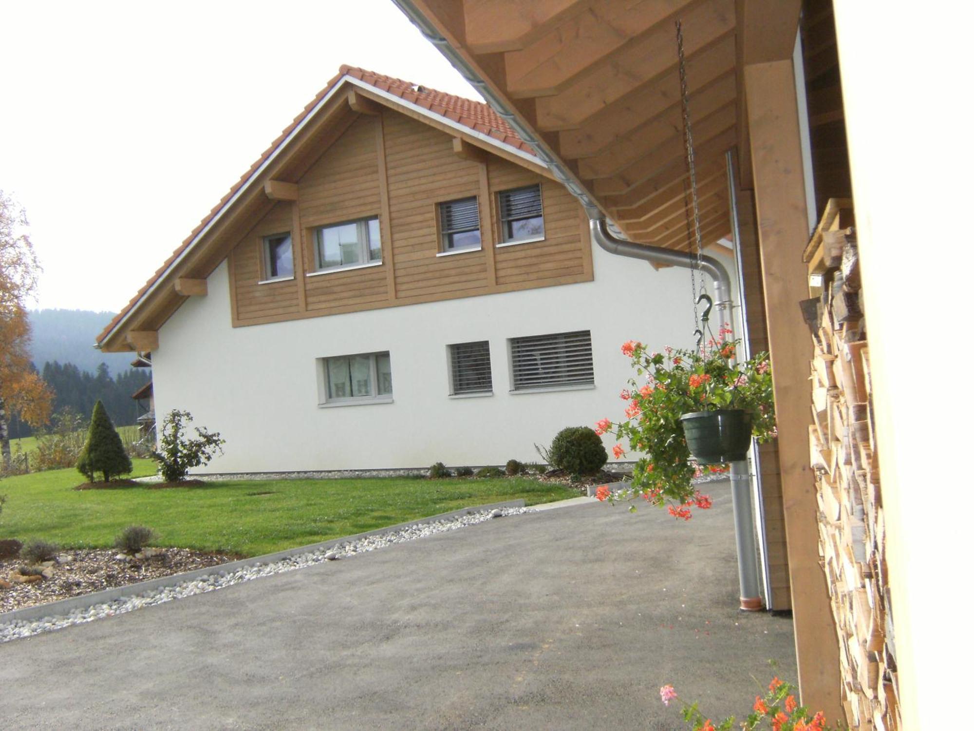 Appartement De Vacances Niederer La Côte-aux-Fées エクステリア 写真
