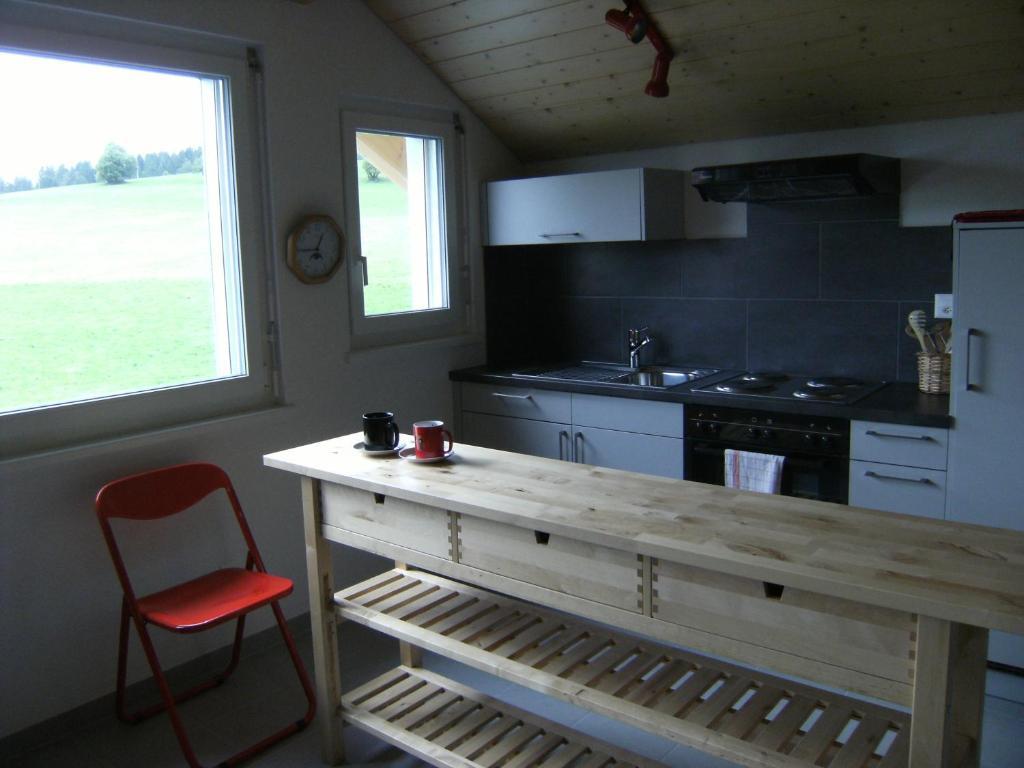 Appartement De Vacances Niederer La Côte-aux-Fées エクステリア 写真
