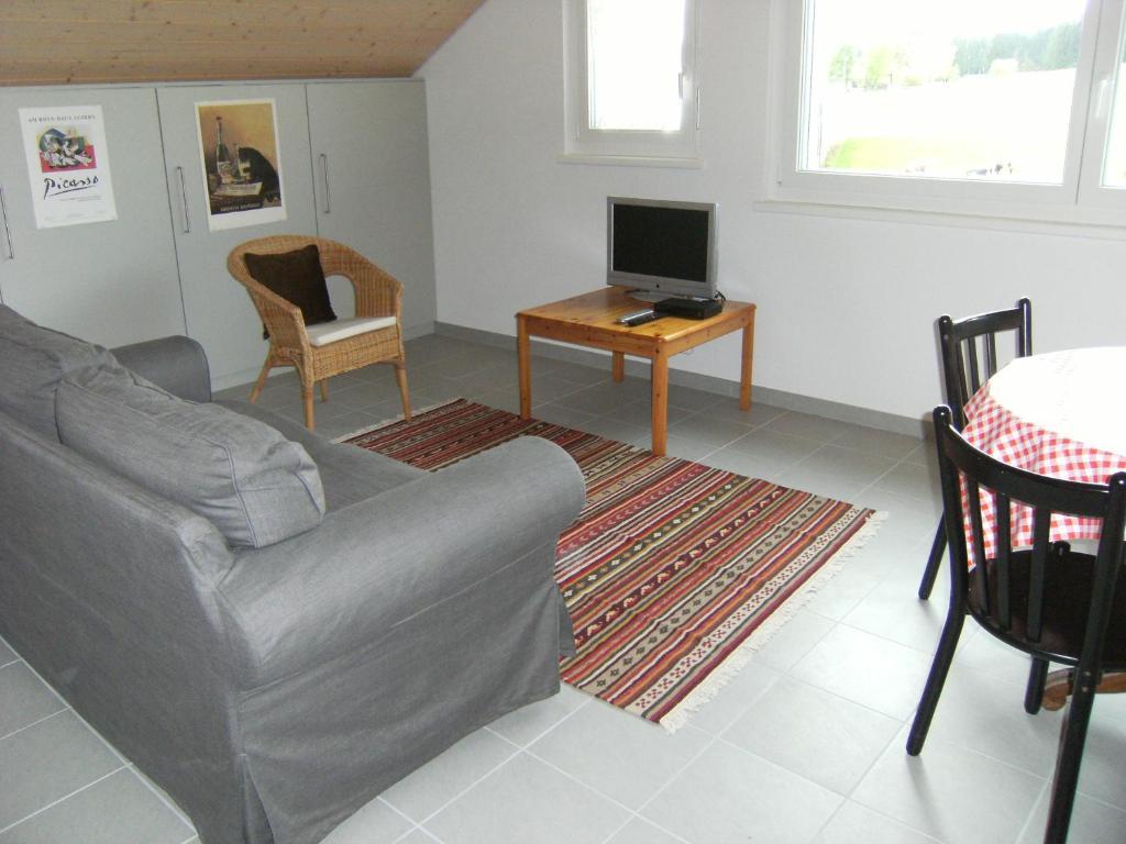 Appartement De Vacances Niederer La Côte-aux-Fées エクステリア 写真